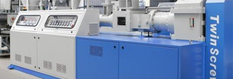 Operation control panel on a TwinScrew twin-screw extruder