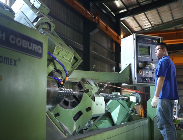Extruder Screw and Barrel Guide: Types, Design, Materials, and When to Replace